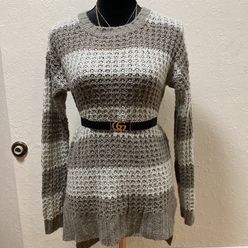 🌷5/$25 Knitted sweater